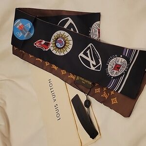 Louis Vuitton World Tour Silk Bandeau Scarf in Perfect New Condition